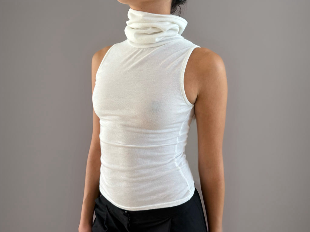 Hvid ærmeløs turtleneck