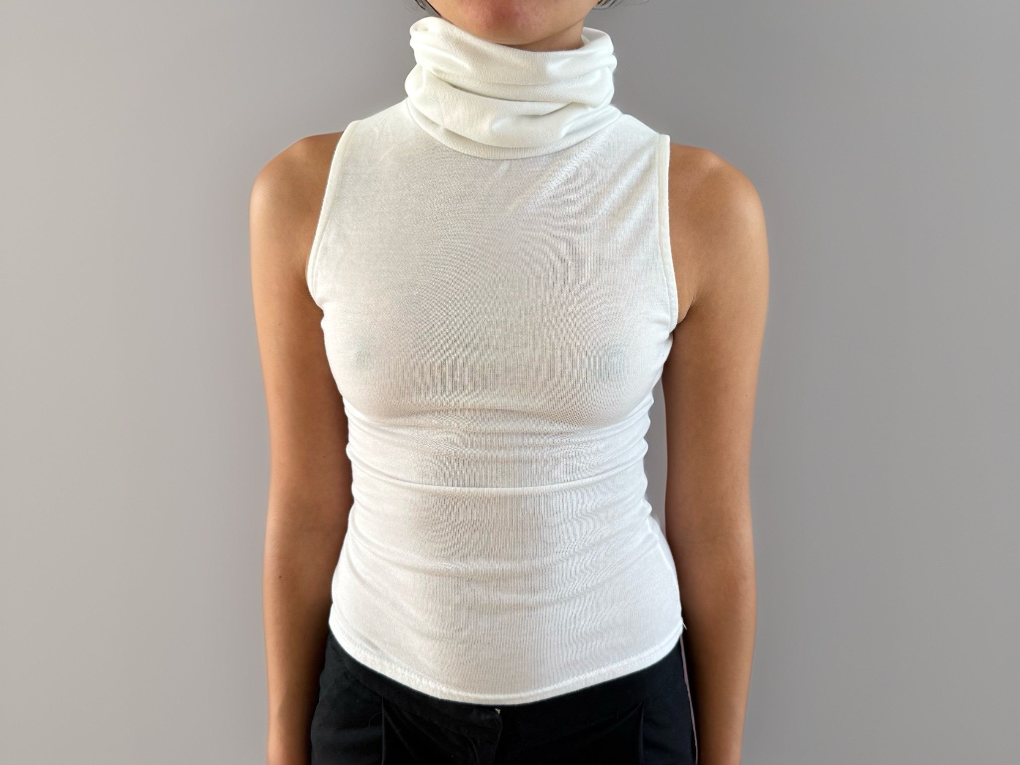 Hvid ærmeløs turtleneck