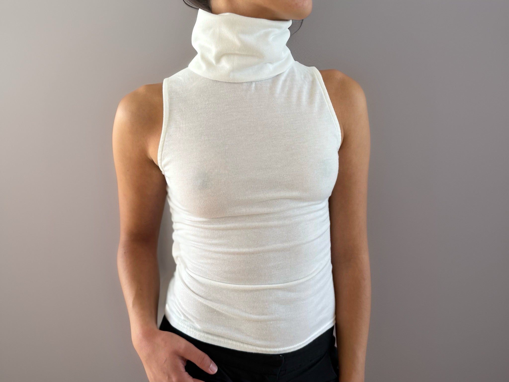 Hvid ærmeløs turtleneck