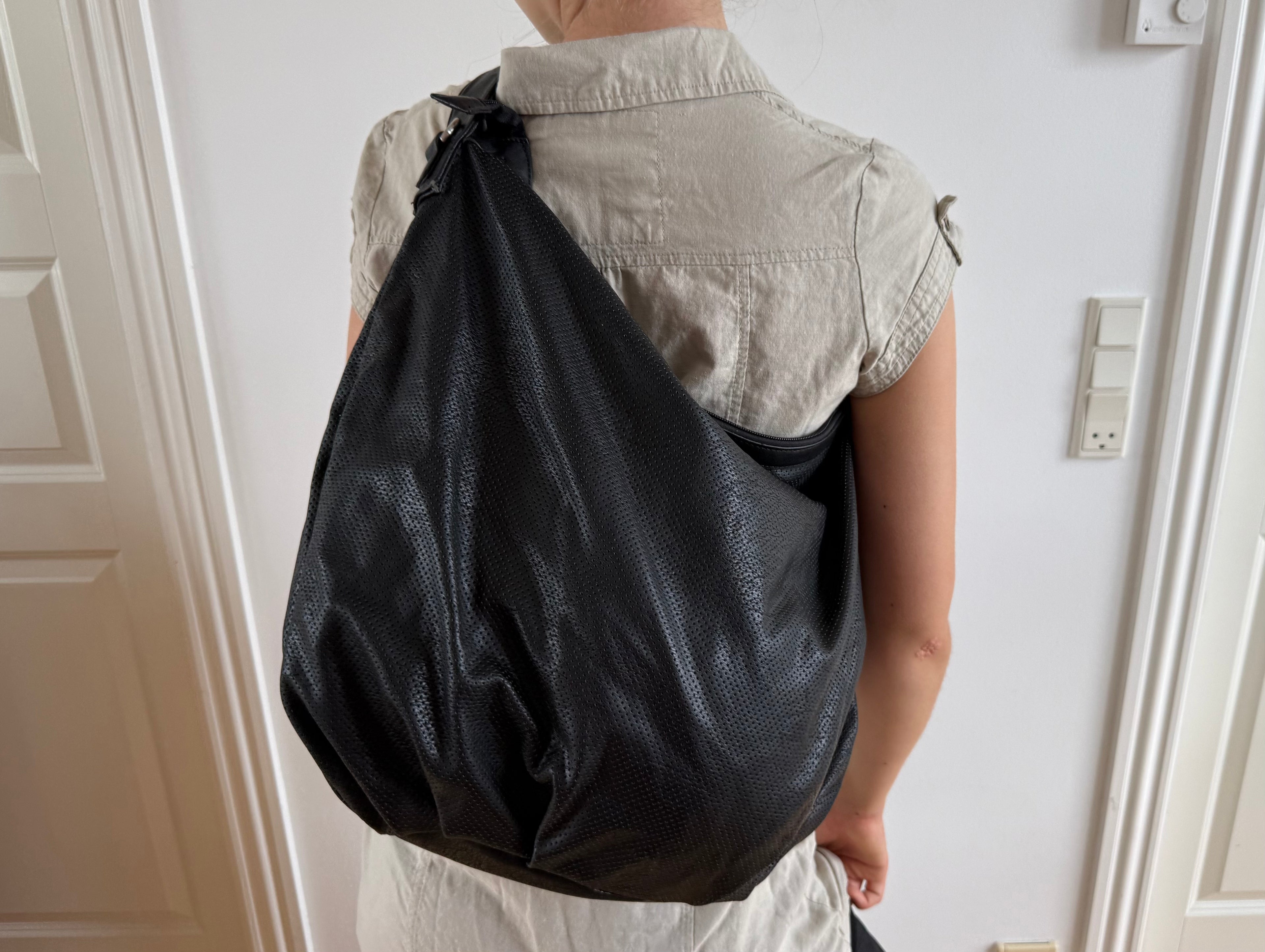 Stor sort skuldertaske