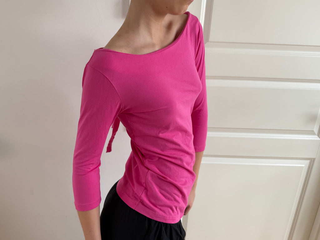 Three-quarter sleeve pink top
