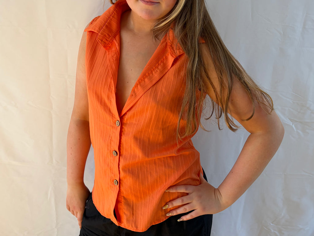 Orange ærmeløs skjorte