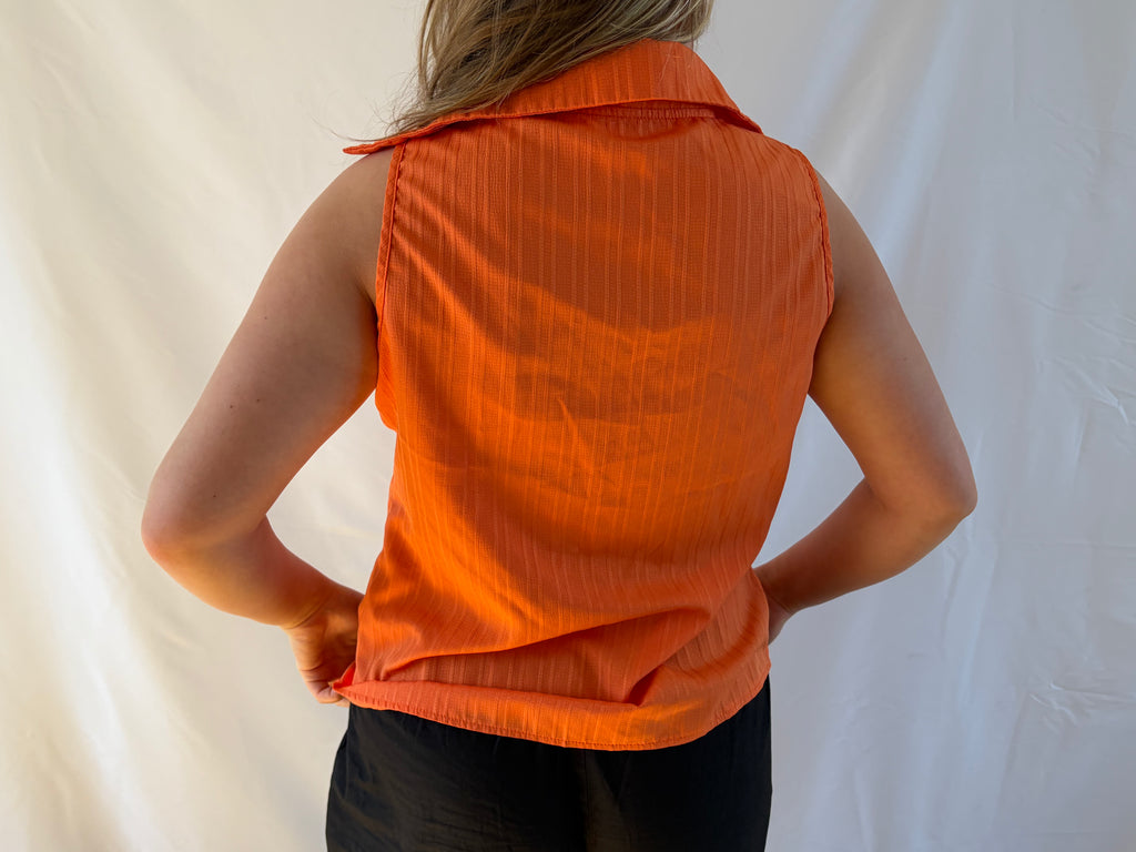 Orange ærmeløs skjorte