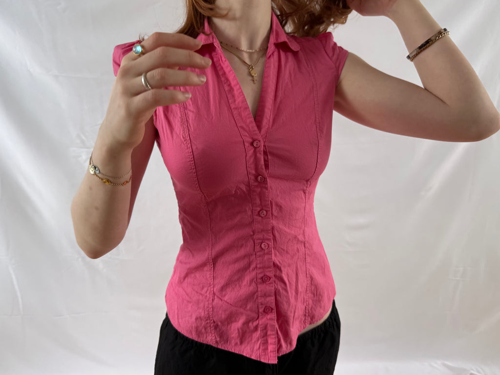 Pink short-sleeved shirt: