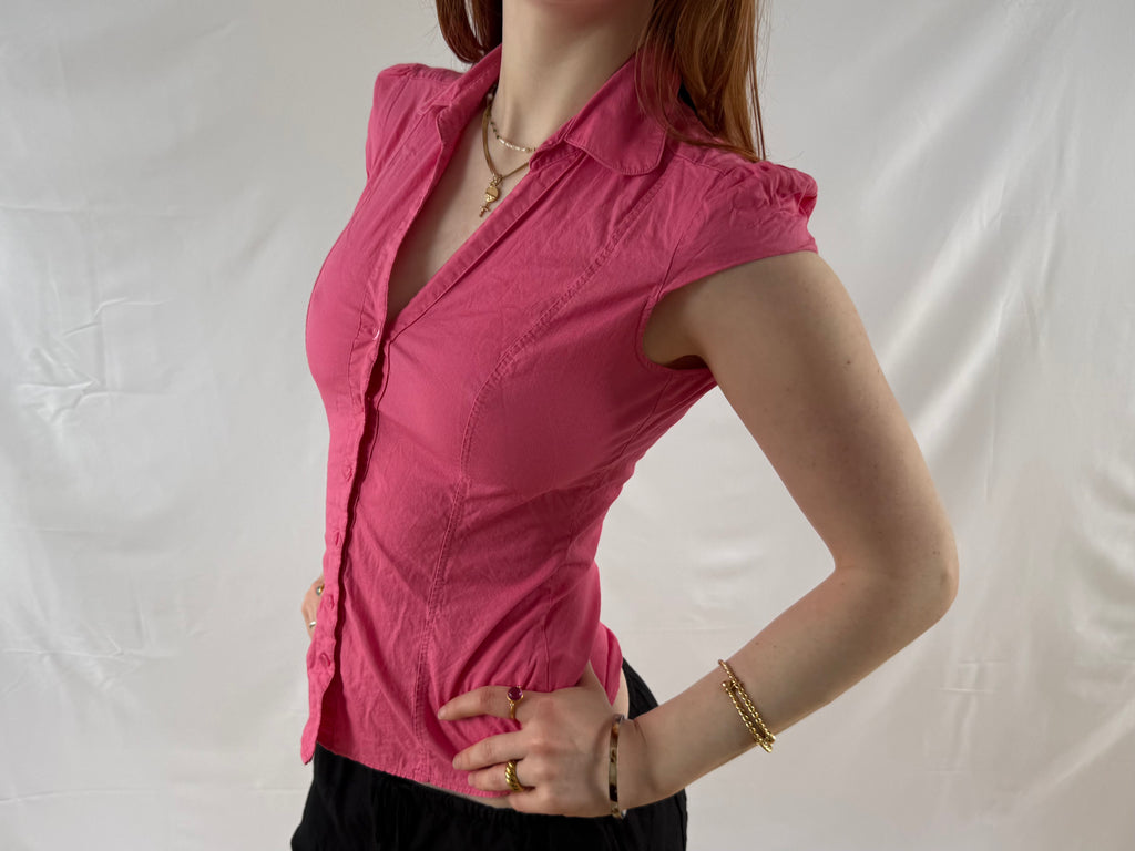 Pink short-sleeved shirt: