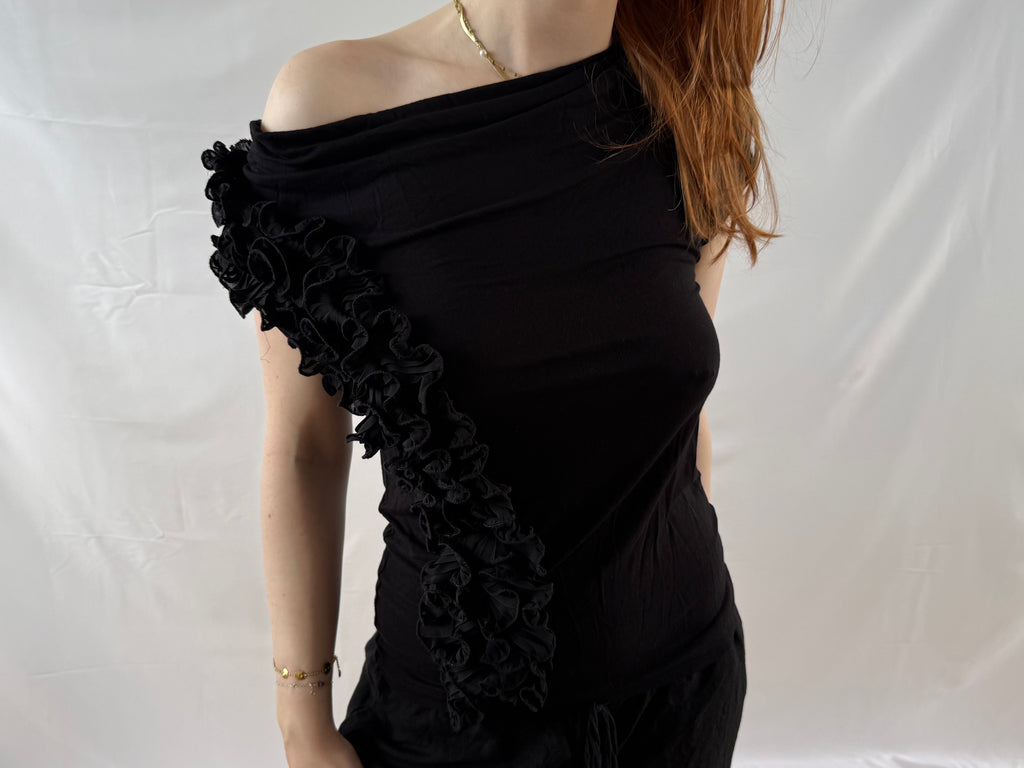 Sort off the shoulder top