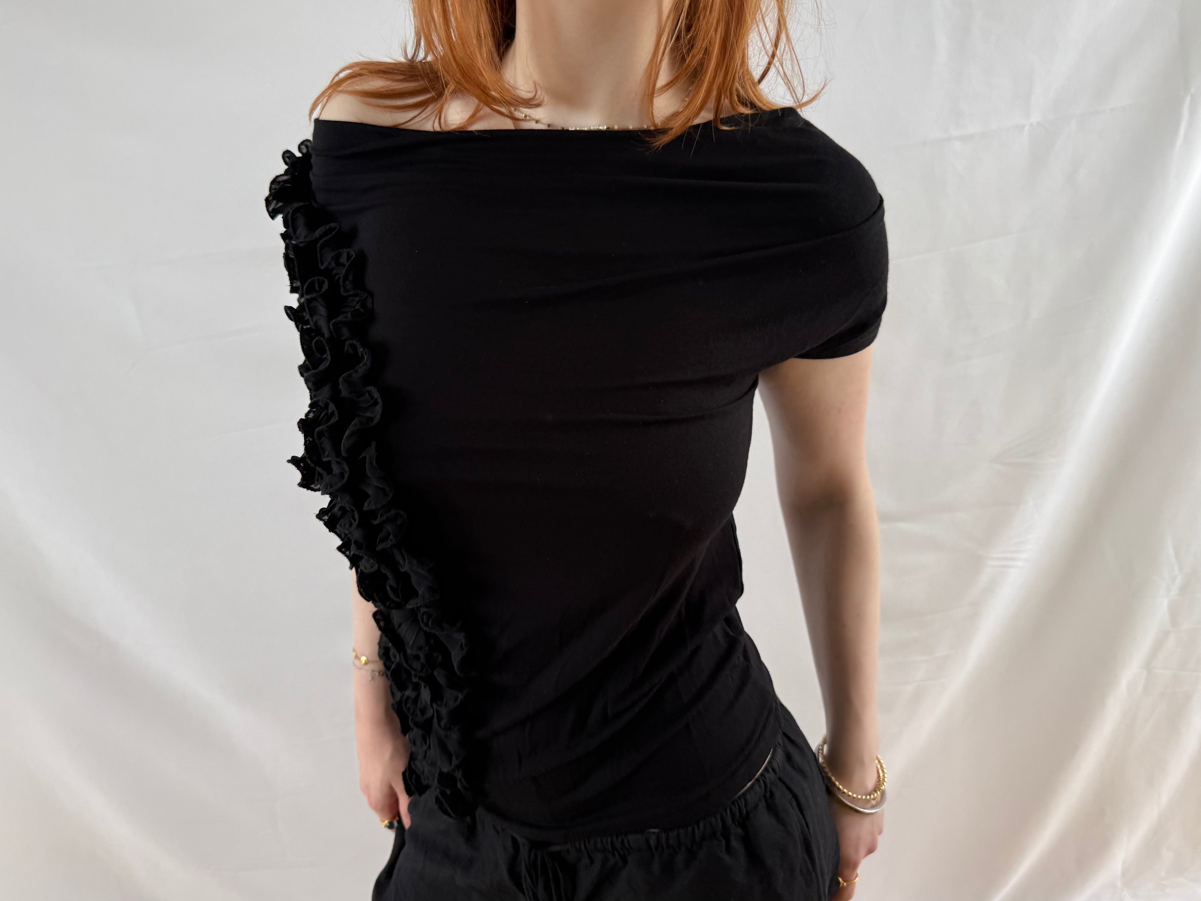 Sort off the shoulder top