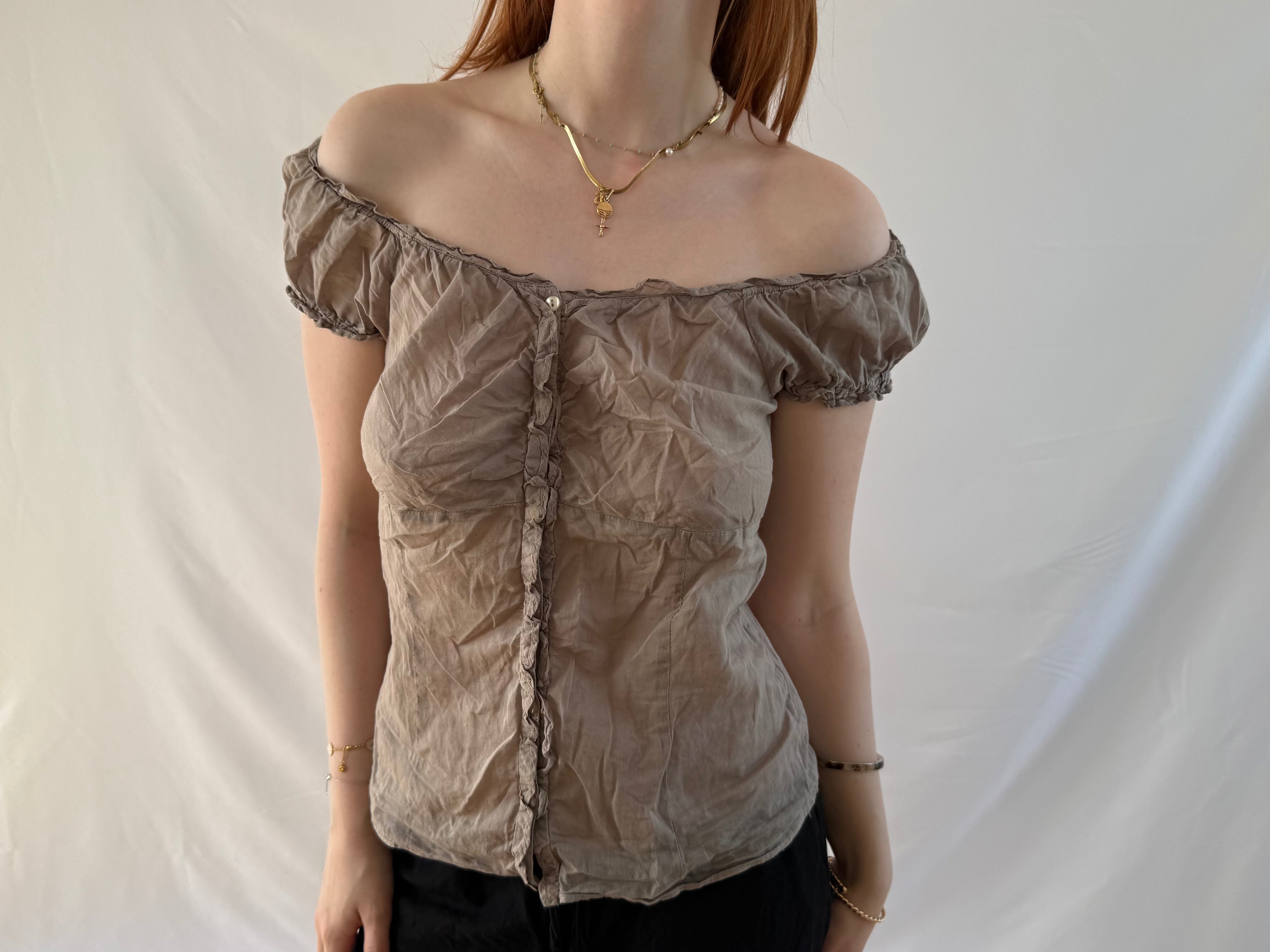 off the shoulder top&nbsp;