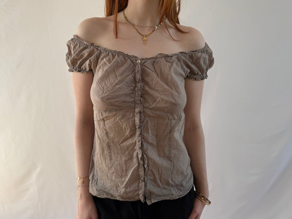 off the shoulder top&nbsp;