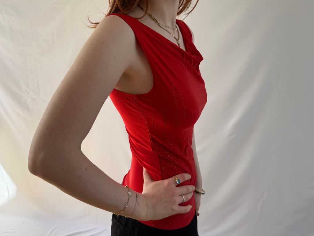 Rød cowl neck top