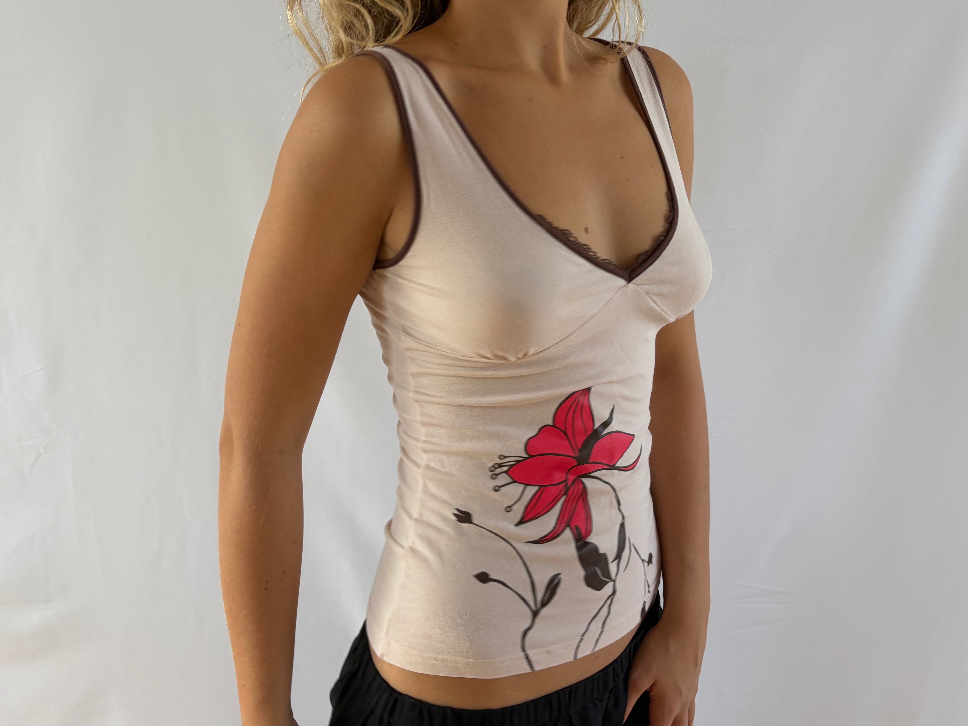 Beige top med stort blomsterprint