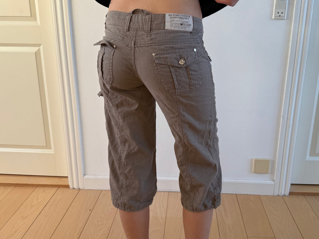 Lavtaljede brune capris