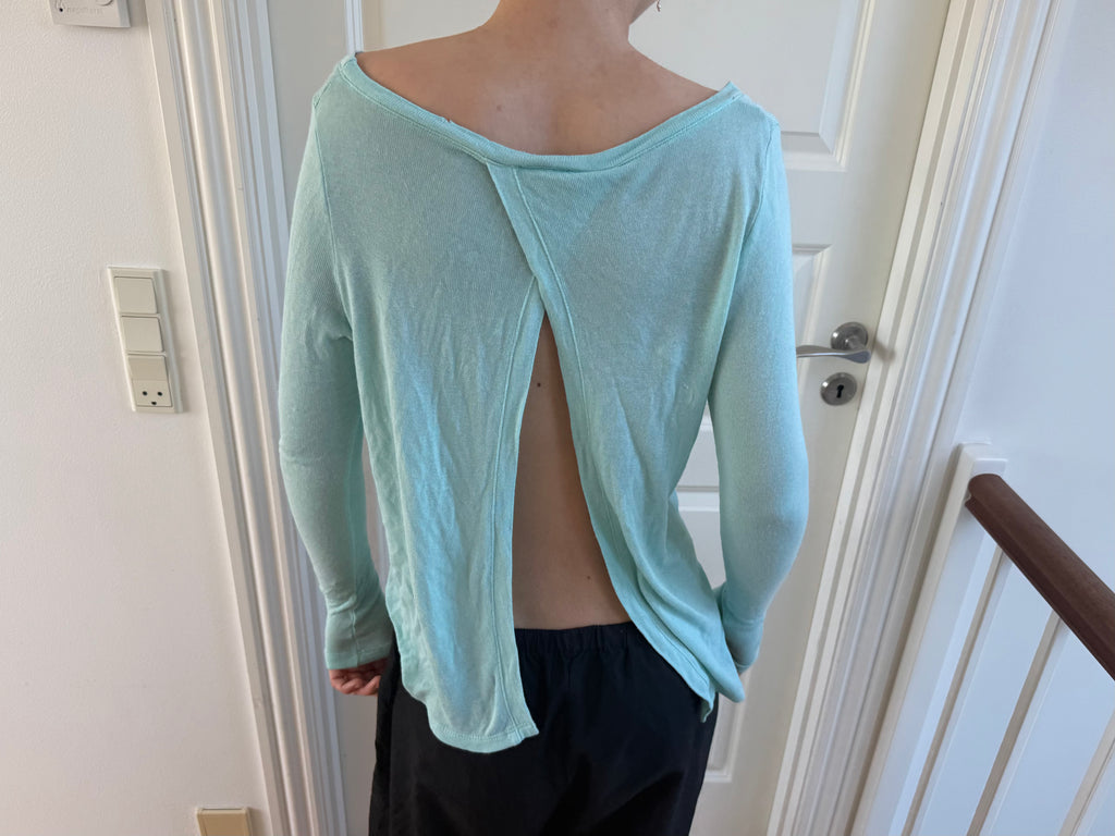 Turkis off the shoulder top med åben ryg