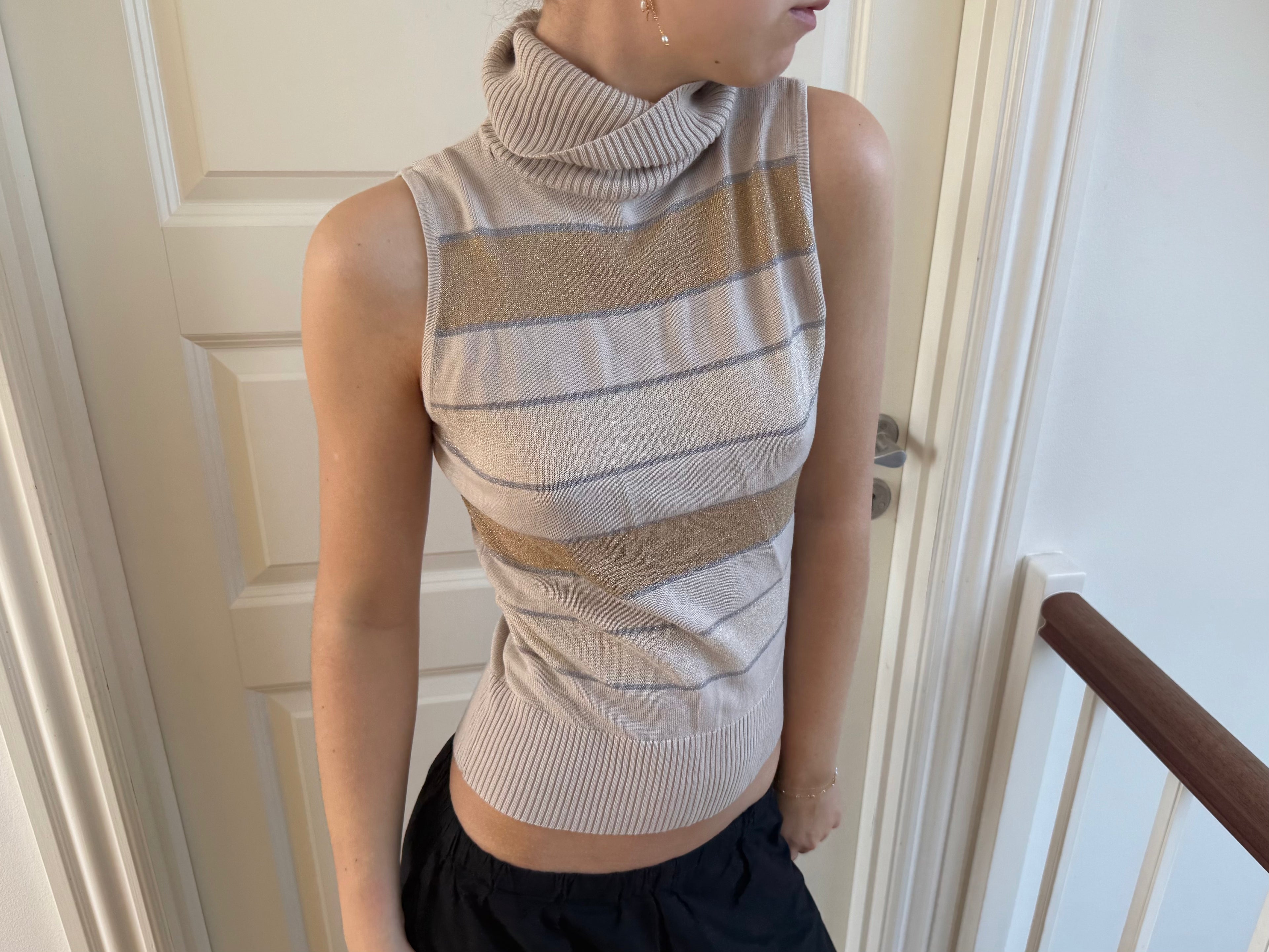 Stribet ærmeløs turtleneck
