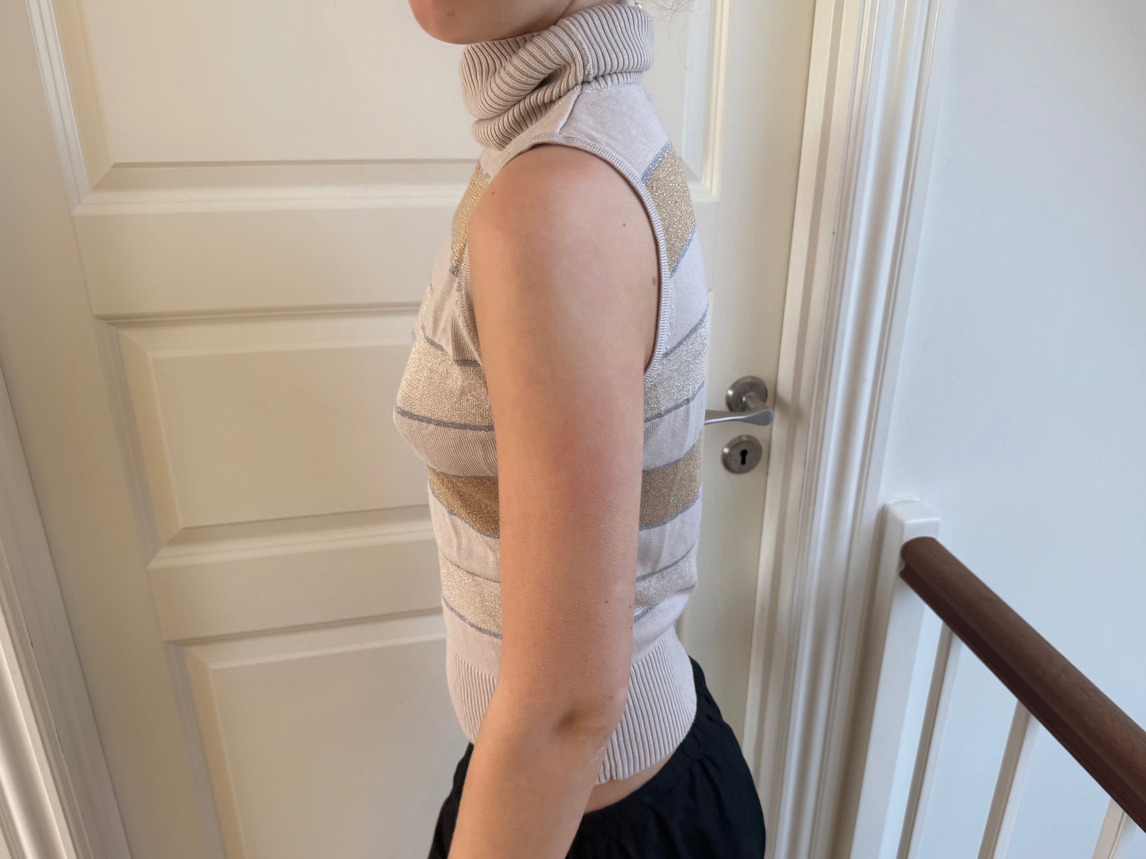 Stribet ærmeløs turtleneck
