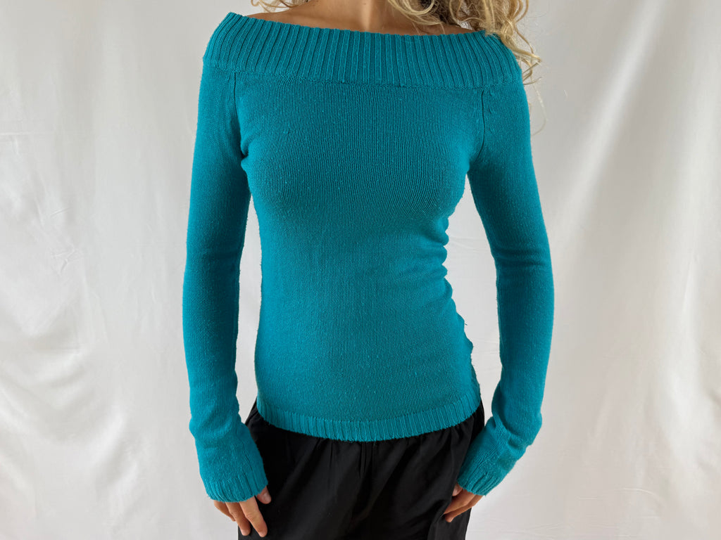 Turkis off shoulder striktrøje