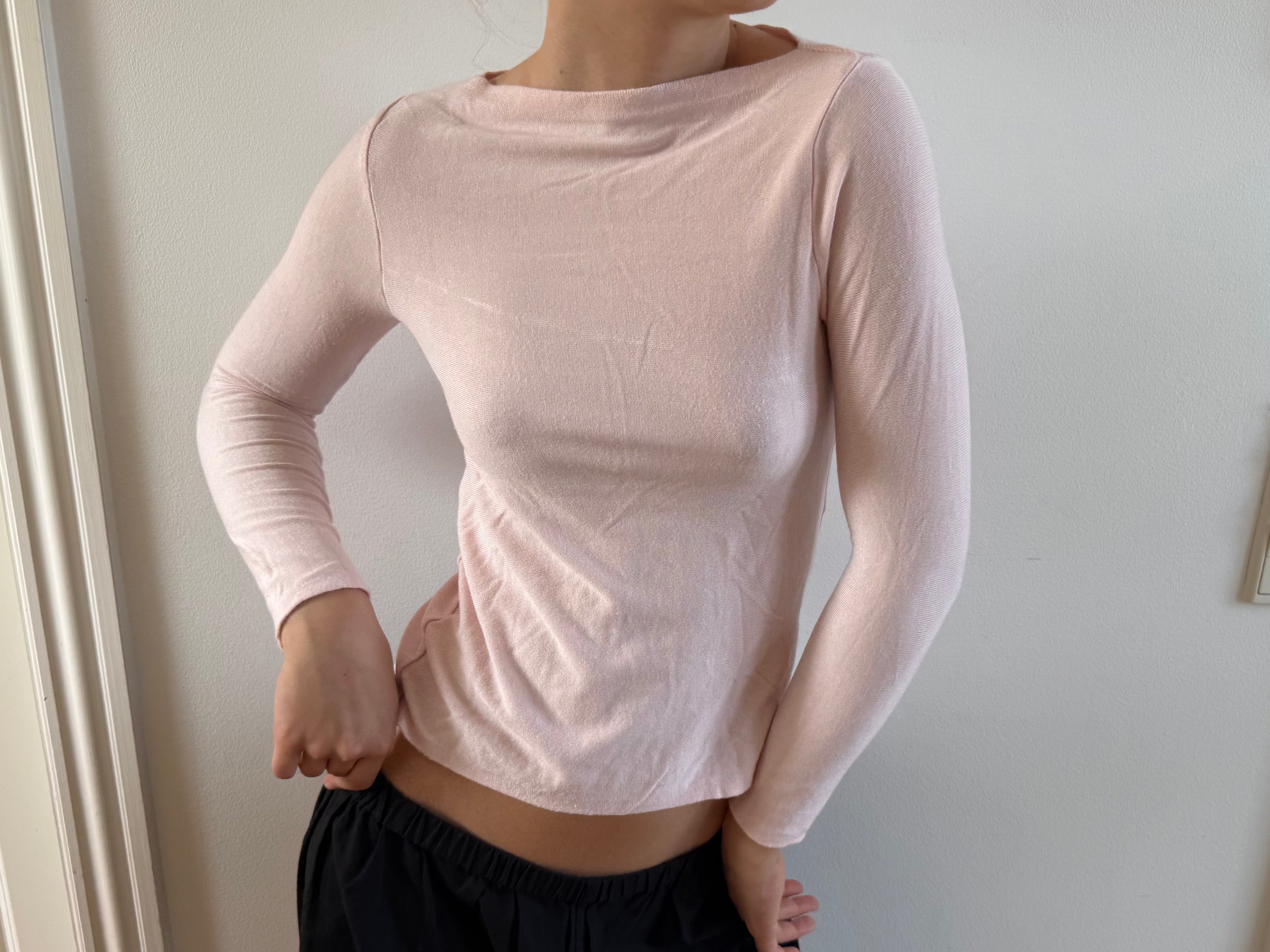 Langærmet babypink trøje