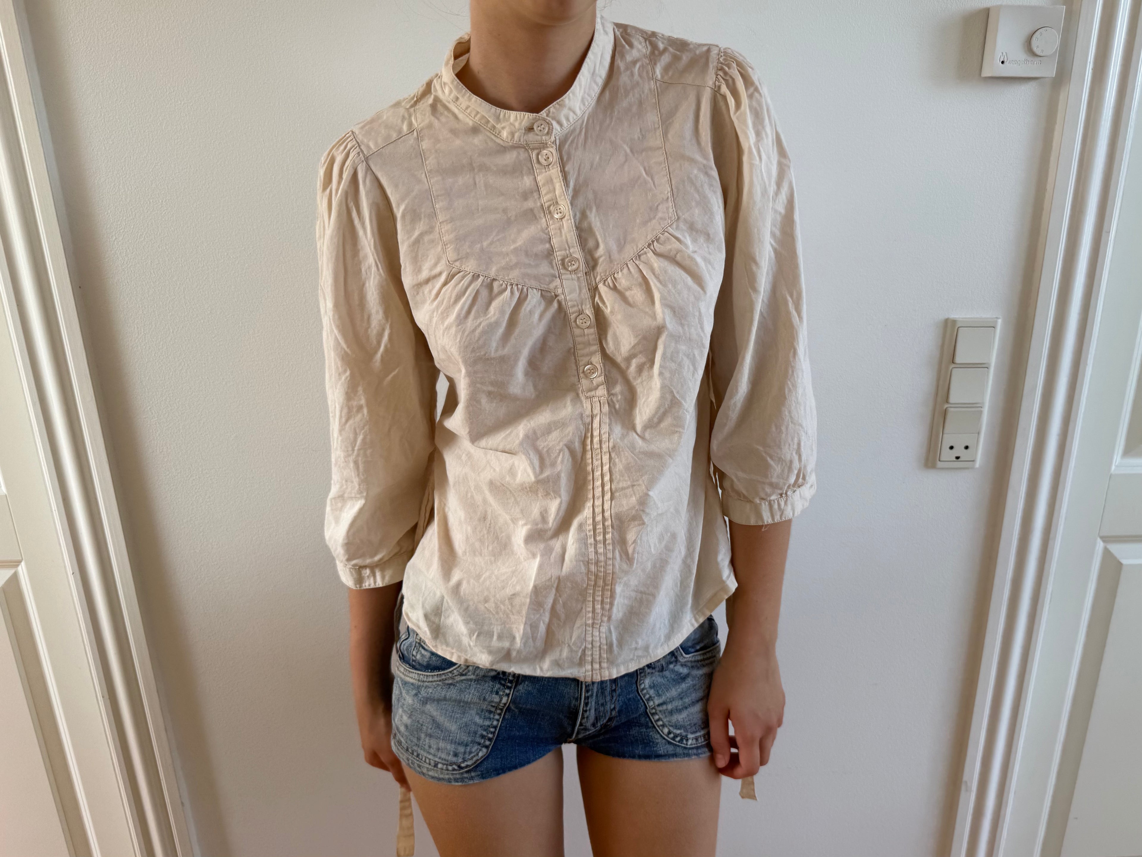 Trekvartærmet beige skjorte