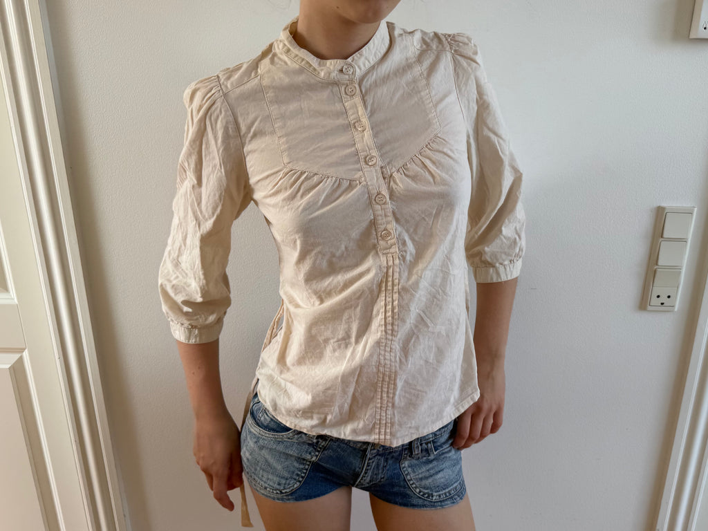 Trekvartærmet beige skjorte