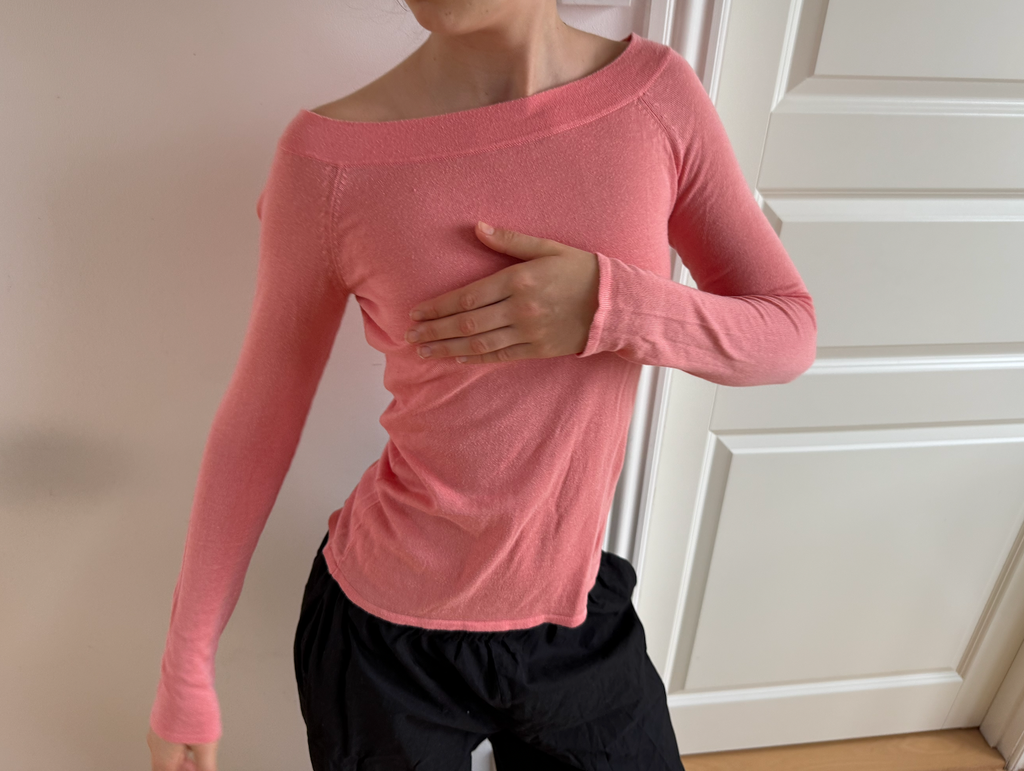 Koral/lyserød off shoulder trøje
