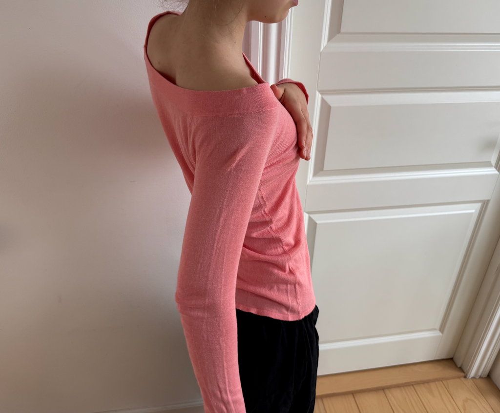 Koral/lyserød off shoulder trøje